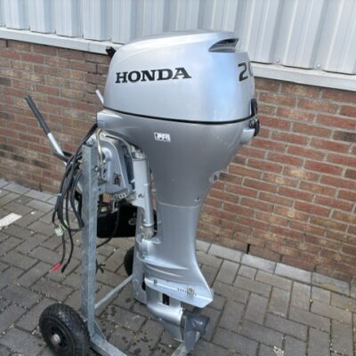 Honda 20 pk 4 takt langstaart nieuwstaat